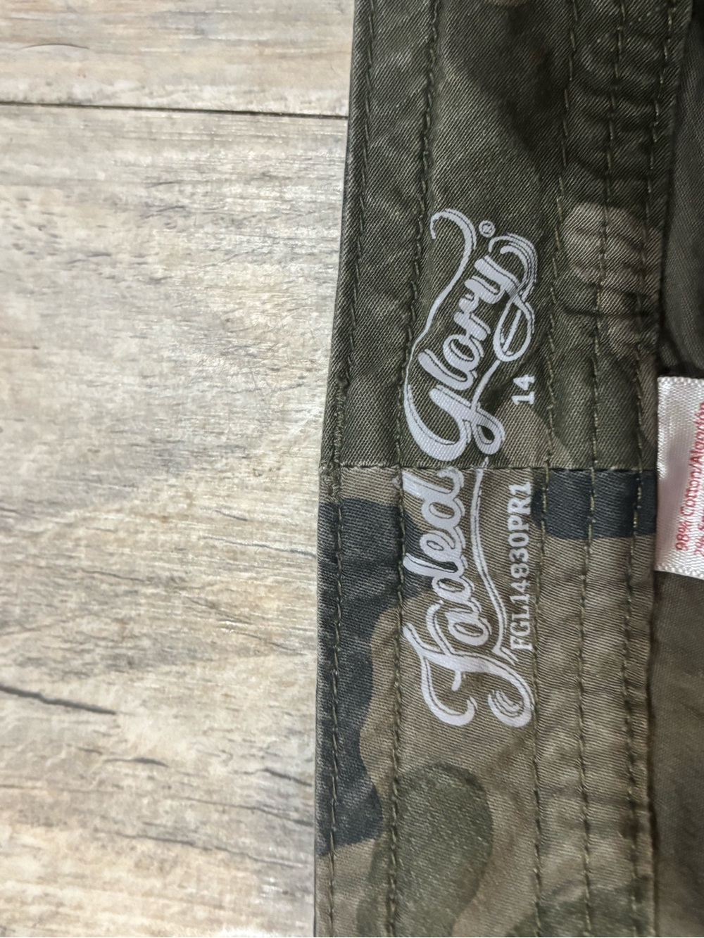 Faded Glory Olive Green Camo Cargo Capris - Picture 3 of 4